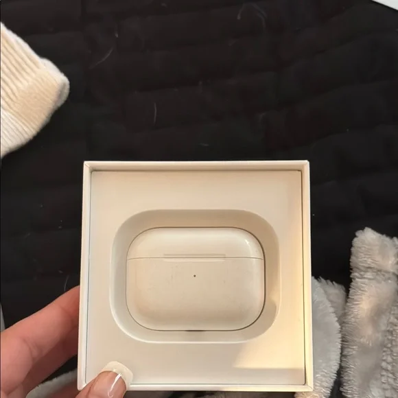 Airpods Old Gen 3 Case (NO AIRPODS)
